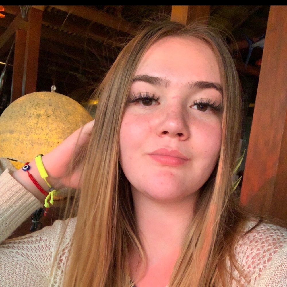 Meet your Posher, Agustina